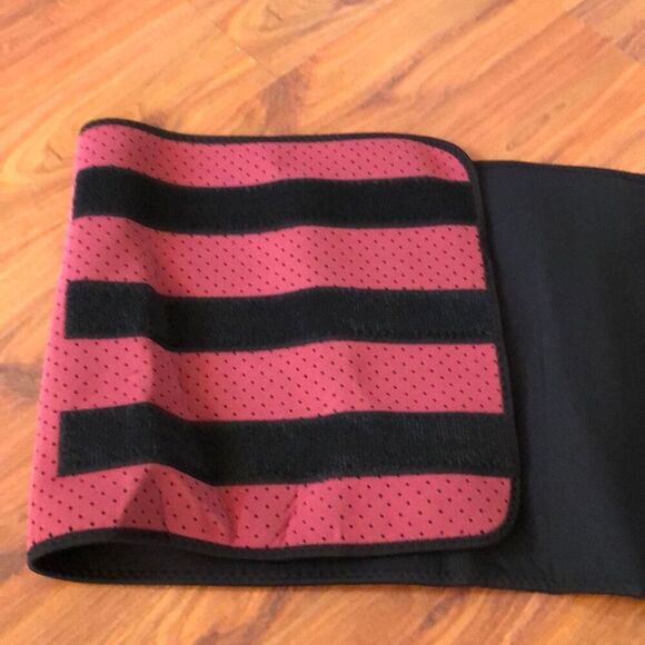 NEW Danskin perforated slimmer belt waist, trainer, rouge color ￼L/XL - Picture 3 of 5